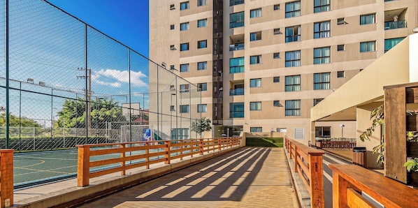 Appartement | Terrain de sport