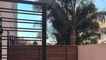 Apartemen Comfort | Teras/patio