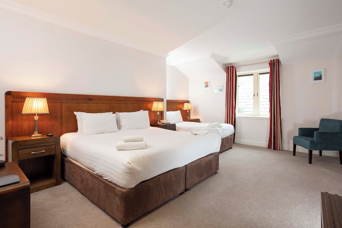 1 bedroom, in-room safe, desk, soundproofing