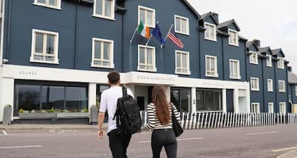 Schull Harbour Hotel