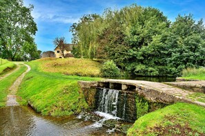 Property grounds - Clematis Cottage (Stogursey)