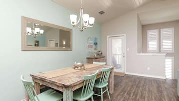 Townhome, Berbilang Katil, Patio (Endless Happy Hour) | Tempat makan