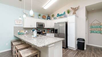 Townhome, Multiple Beds, Patio (Endless Happy Hour) | Private kitchen | Fridge, microwave, oven, stovetop