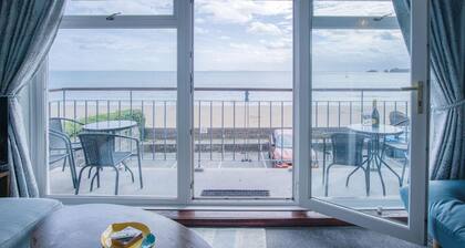 17 Beach Court - 2 Bed Apartment - Saundersfoot