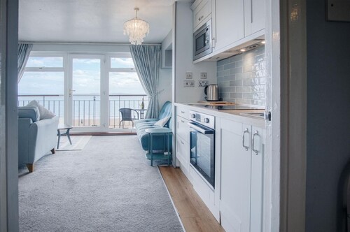 17 Beach Court - 2 Bed Apartment - Saundersfoot