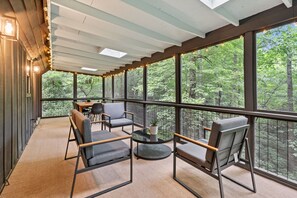 Interior - The Tea House at Connestee Falls (Brevard)