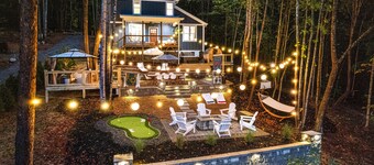 Boho-Chic Retreat near Asheville. Outdoor Fun, Hot Tub, Sauna, Firepit.