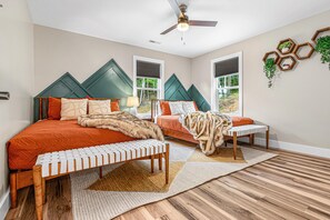 3 bedrooms, desk, iron/ironing board, travel cot - Boho-Chic Retreat near Asheville. Outdoor Fun, Hot Tub, Sauna, Firepit. (Leicester)