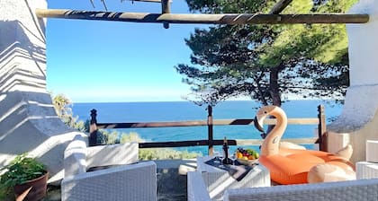 Verwunschenes Ferienhaus m. Meerzugang & Meerblick (Haus A)