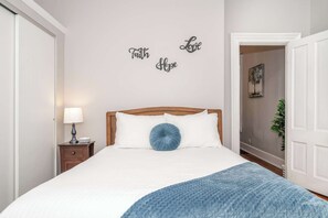 Apartamento, 1 cama de matrimonio, balcón | 1 dormitorio, decoración individual, mobiliario individual y wifi gratis