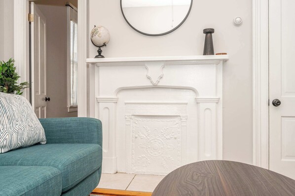 Appart'hôtel, 1 grand lit, balcon | Coin séjour