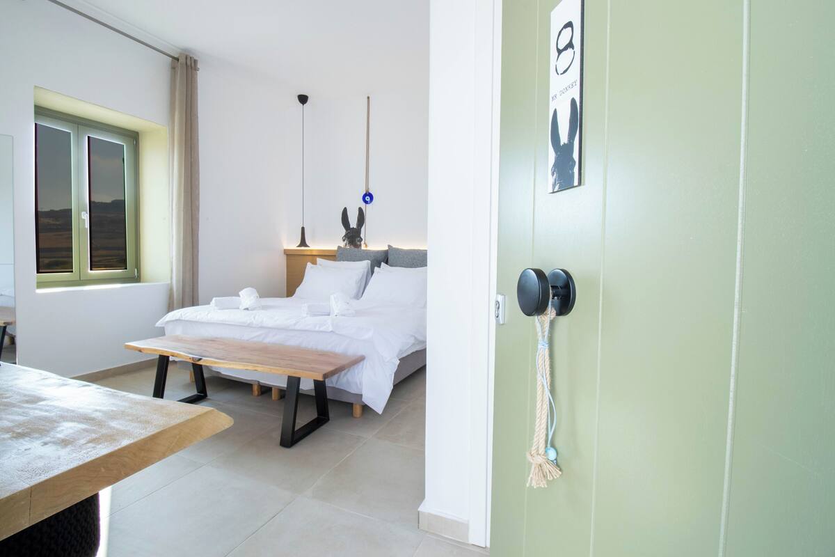 Kamar Double atau Twin Deluks, pemandangan bukit | Seprai premium, brankas, kedap suara, dan Wi-Fi gratis