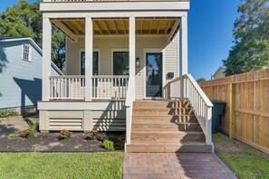 House (3 Bedrooms) | Interior - Upscale Home w/ 2 Balconies in Galveston! (Galveston)