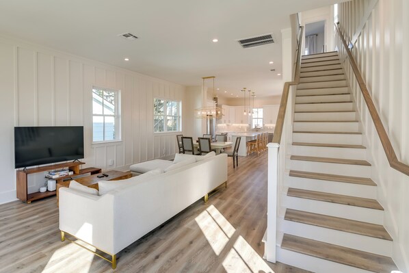 House (3 Bedrooms) | Interior - Upscale Home w/ 2 Balconies in Galveston! (Galveston)