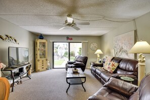 Apartment (2 Bedrooms) | Interior - Daytona Beach Shores Condo Rental: Walk to Beach! (Daytona Beach)
