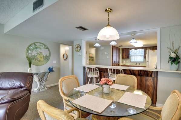 Apartment (2 Bedrooms) | Interior - Daytona Beach Shores Condo Rental: Walk to Beach! (Daytona Beach)