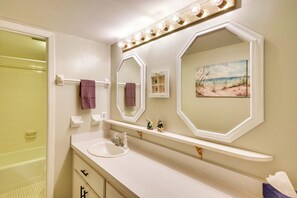Apartment (2 Bedrooms) | Interior - Daytona Beach Shores Condo Rental: Walk to Beach! (Daytona Beach)