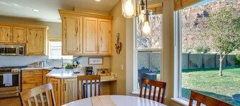 Moab Home w/ Pool - 14 Mi to Arches National Park!