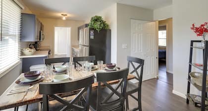 Lovely South Bend Home ~ 3 Mi to Dtwn & Notre Dame