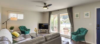 Lovely South Bend Home ~ 3 Mi to Dtwn & Notre Dame