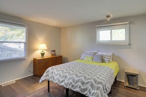 House (3 Bedrooms) | Interior - Lovely South Bend Home ~ 3 Mi to Dtwn & Notre Dame (South Bend)