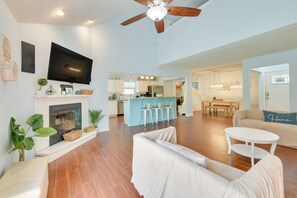Interior - Destin Villa w/ Patio ~ 2 Mi to Miramar Beach! (Miramar Beach)