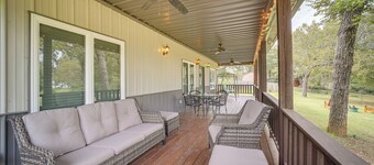 Cozy Checotah Retreat w/ Deck Near Eufaula Lake