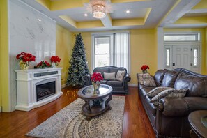 Televisión y chimenea