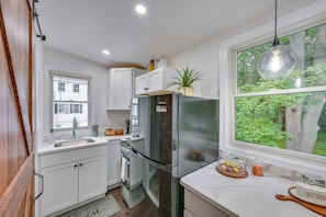 Apartment (0 Bedroom) | Interior - 5 Mi to Salem: Furnished Patio at Danvers Studio! (Danvers)