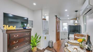 Apartment (0 Bedroom) | Interior