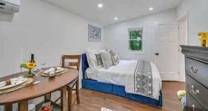 5 Mi to Salem: Furnished Patio at Danvers Studio!