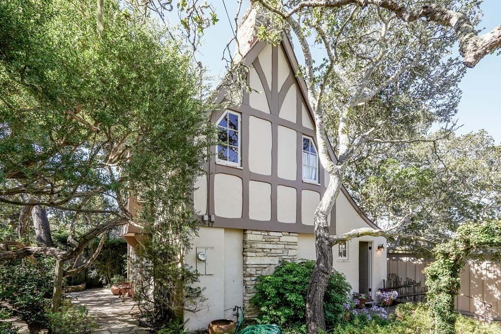 Storybook Cottage Downtown Carmel