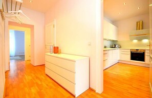 Refrigerador, microondas, horno, lavavajillas