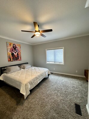 5 bedrooms, iron/ironing board, free WiFi, bed sheets