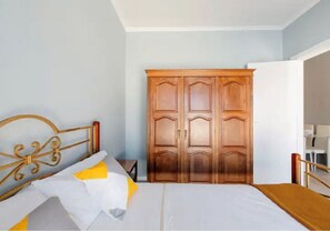 1 chambre, fer et planche à repasser, Wi-Fi gratuit, draps fournis