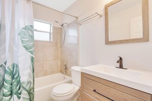 Handtücher, Seife, Toilettenpapier