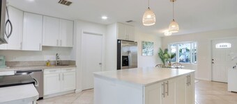 NEW Renovated Coastal Cottage
