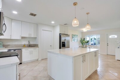 NEW Renovated Coastal Cottage