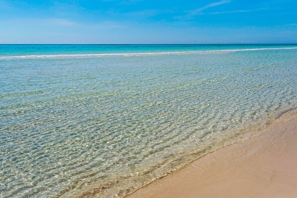 Beach nearby, sun loungers, beach towels - Designer Bungalow 5 min Walk to Beach (Santa Rosa Beach)