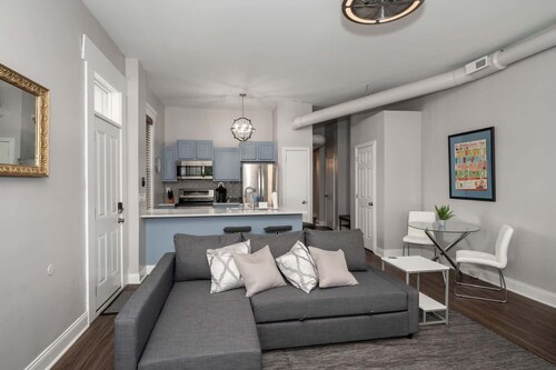 Heart of Mainstrasse Suites