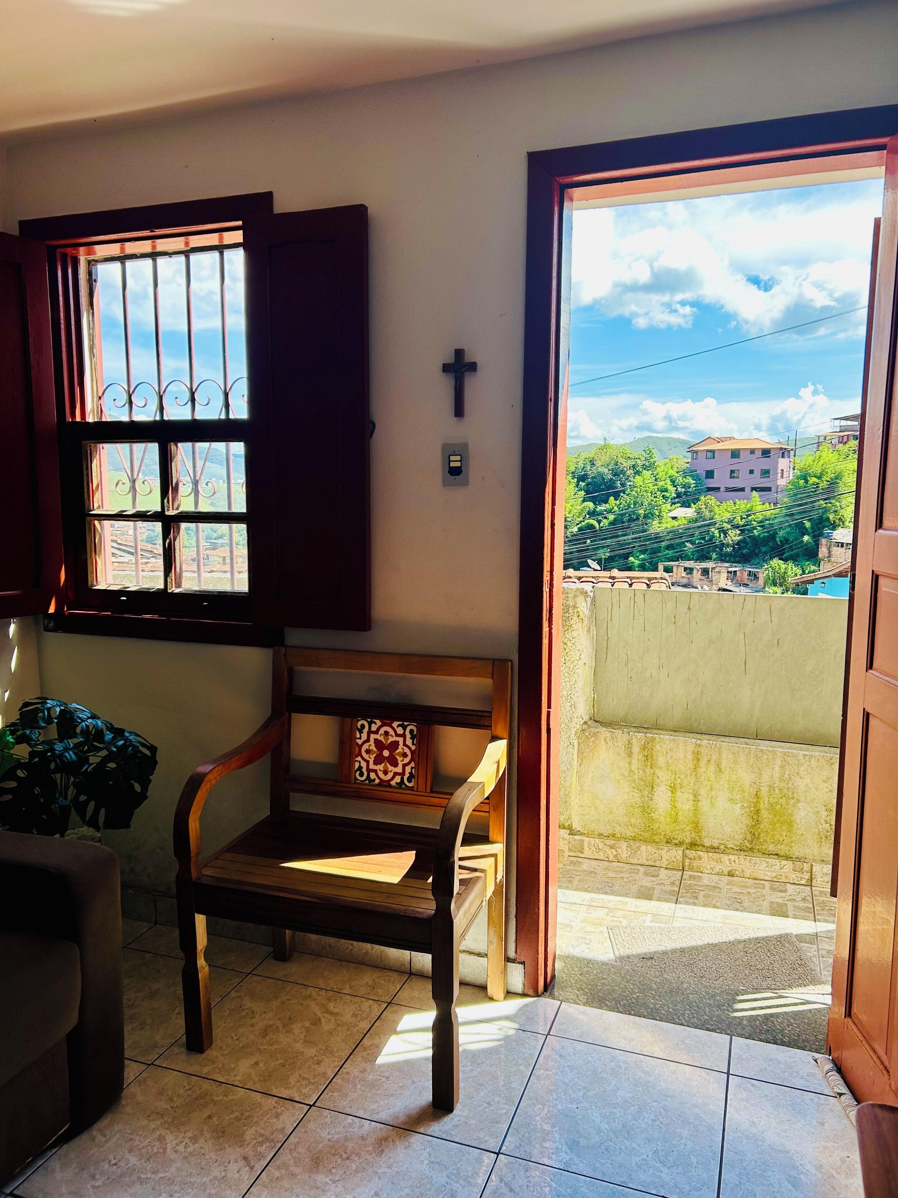 Basic House, City View | Interior