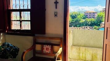 Basic House, City View | Pemandangan bandar dari hartanah