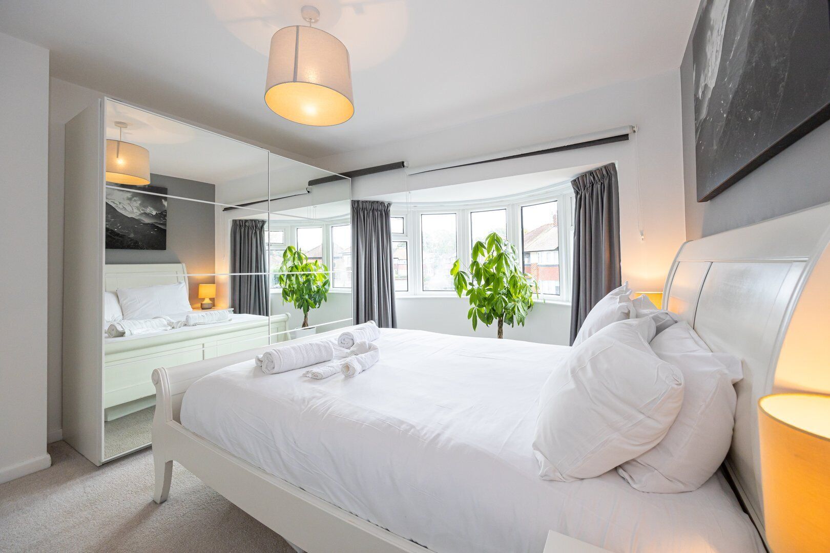 2 bedrooms, iron/ironing board, internet, bed sheets