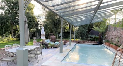 Lyndhurst - Victorian villa with heated pool