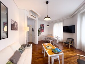 Smart TV - Increíble Apartamento en la Misma Plaza Callao, a 2 Minutos Andando de Gran Vía (Madrid)