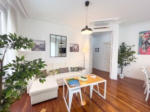 Smart TV - Increíble Apartamento en la Misma Plaza Callao, a 2 Minutos Andando de Gran Vía (Madrid)