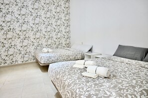 4 bedrooms, iron/ironing board, free WiFi