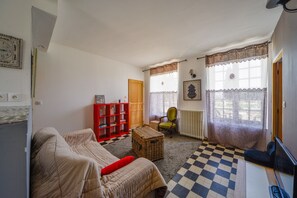 TV, DVD player