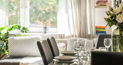 Nature & Green Apartment by Renters