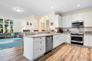 Condo, Multiple Beds, Patio, Garden View (Honu Harmony) | Private kitchen | Fridge, microwave, oven, stovetop